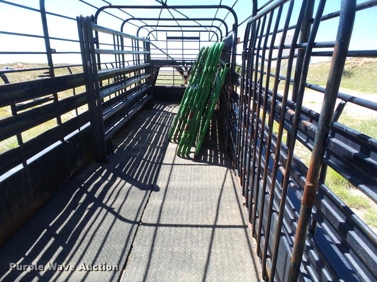 image for item DL9121 1988 Gooseneck livestock trailer
