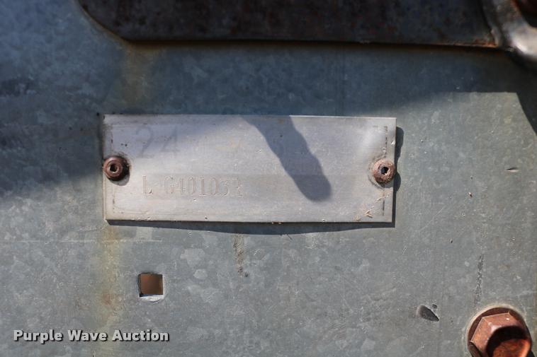 image for item DM9288 Allis Chalmers sunflower head