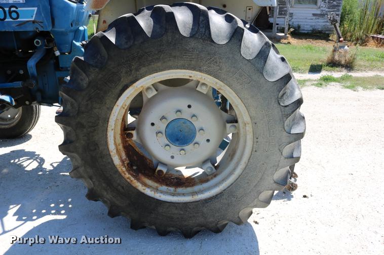 image for item DM9290 Ford AP3136 tractor