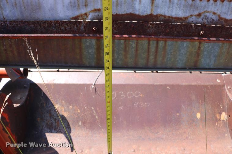 image for item DM9292 Allis Chalmers corn head