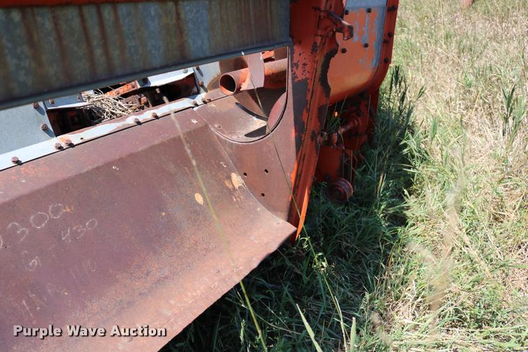 image for item DM9292 Allis Chalmers corn head