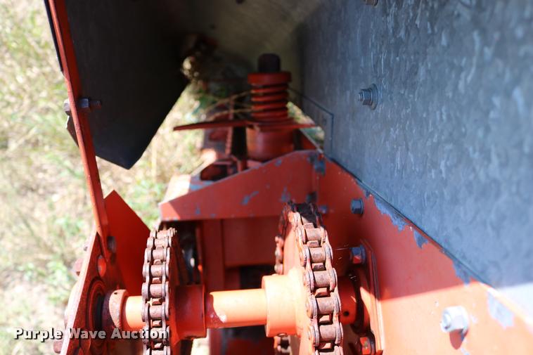 image for item DM9292 Allis Chalmers corn head
