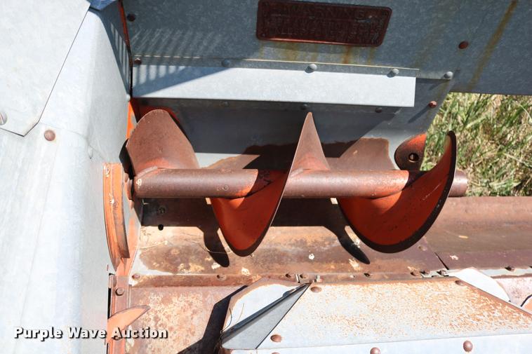 image for item DM9292 Allis Chalmers corn head