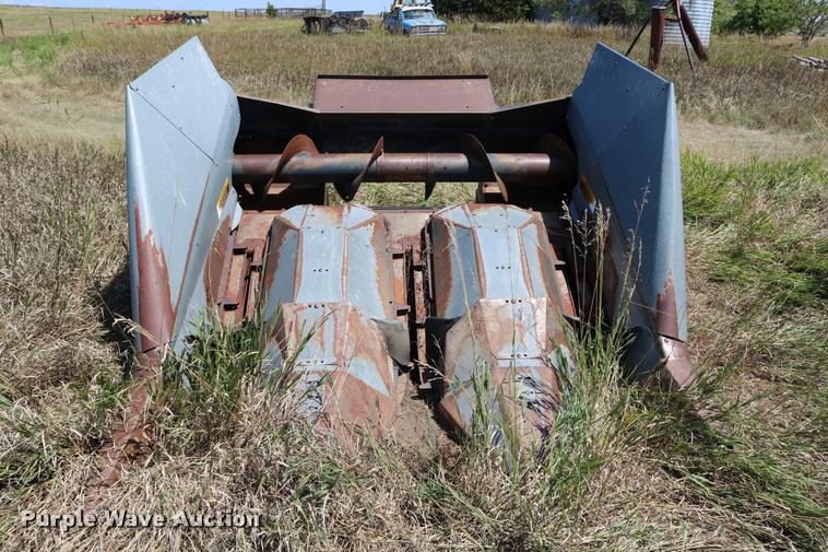 image for item DM9293 Allis Chalmers corn head