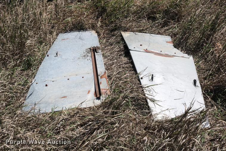 image for item DM9293 Allis Chalmers corn head