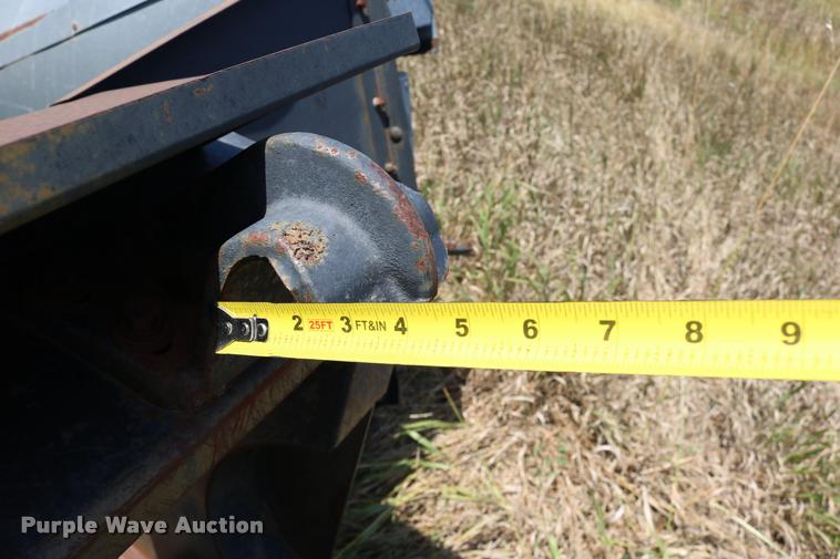 image for item DM9293 Allis Chalmers corn head