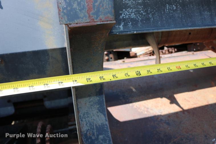 image for item DM9293 Allis Chalmers corn head