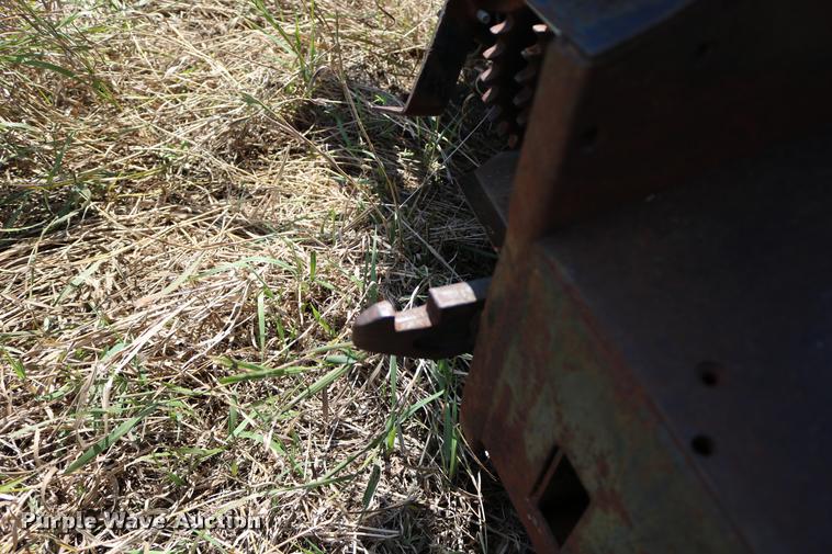 image for item DM9293 Allis Chalmers corn head