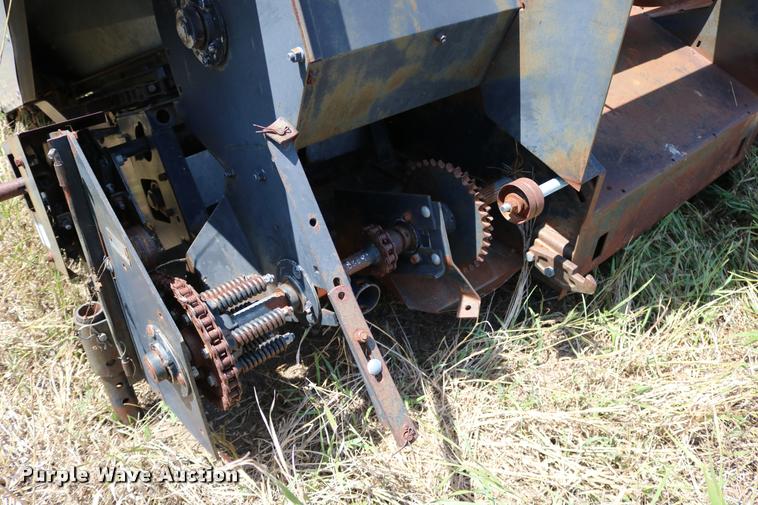 image for item DM9293 Allis Chalmers corn head