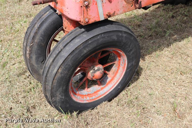 image for item DQ9407 Allis Chalmers WC tractor