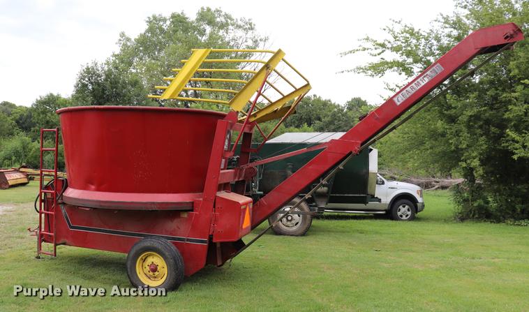 image for item DQ9430 Farm Hand 880 tub grinder