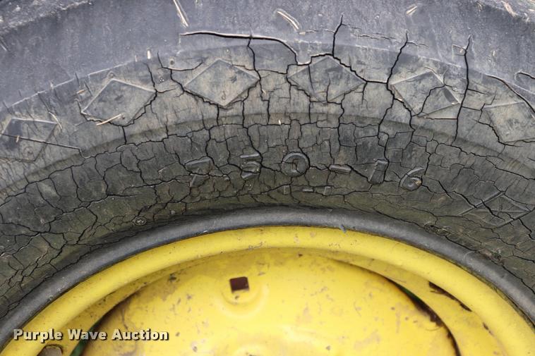 image for item DQ9430 Farm Hand 880 tub grinder