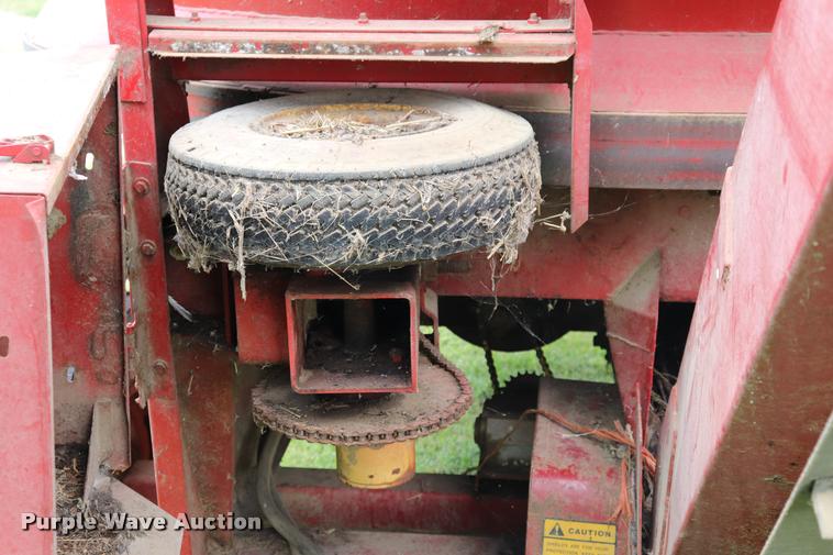 image for item DQ9430 Farm Hand 880 tub grinder