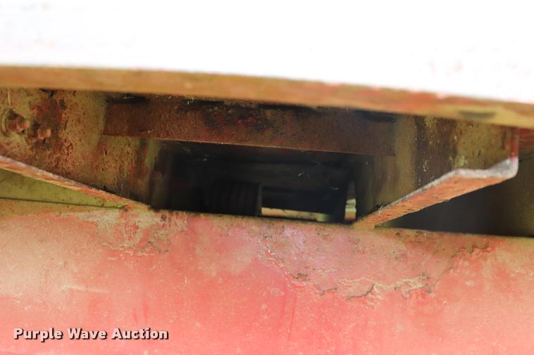 image for item DQ9430 Farm Hand 880 tub grinder