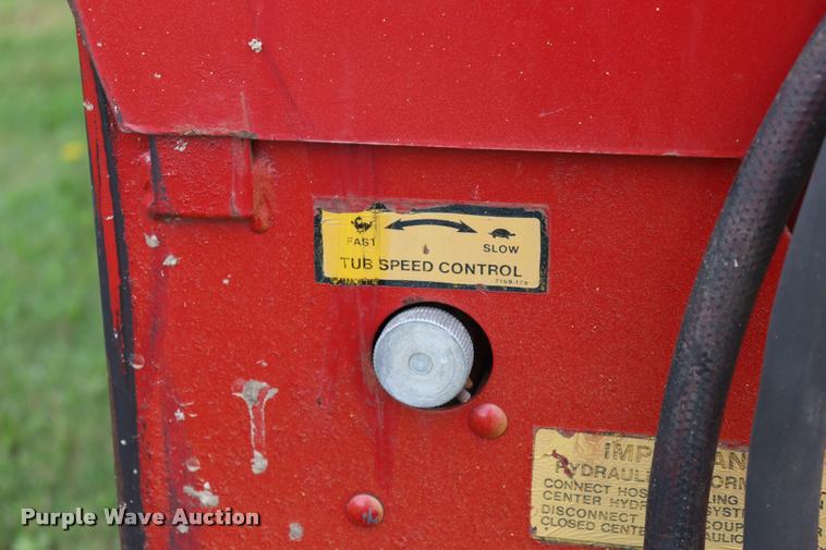 image for item DQ9430 Farm Hand 880 tub grinder