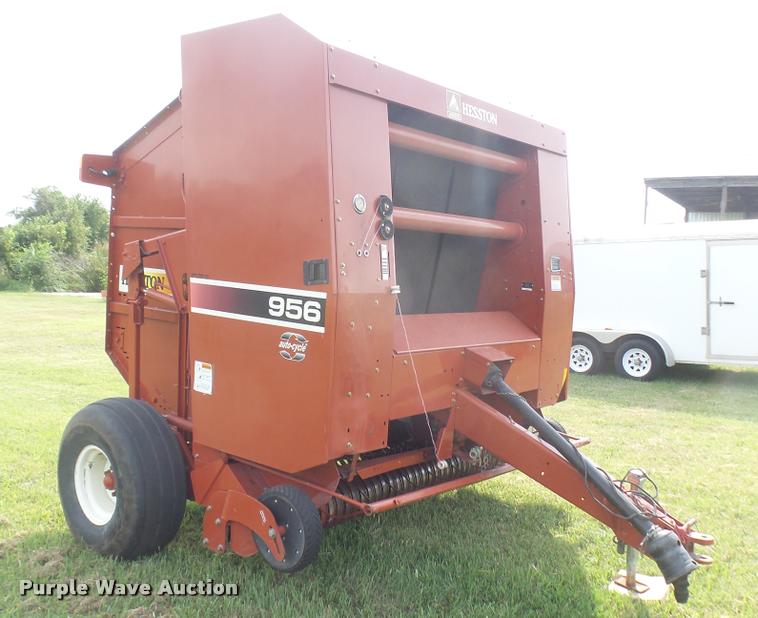 image for item DR9256 2004 Hesston 956A round baler
