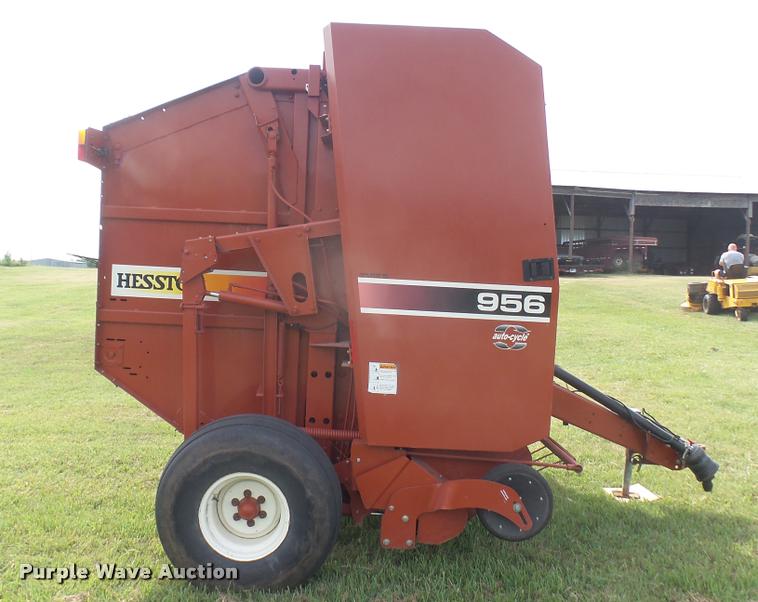 image for item DR9256 2004 Hesston 956A round baler