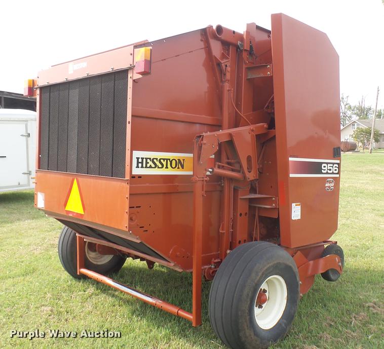 image for item DR9256 2004 Hesston 956A round baler