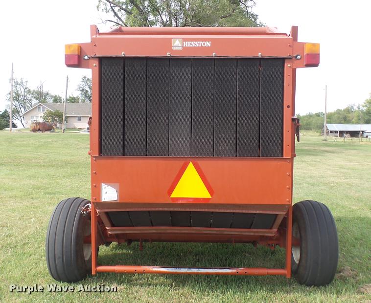 image for item DR9256 2004 Hesston 956A round baler