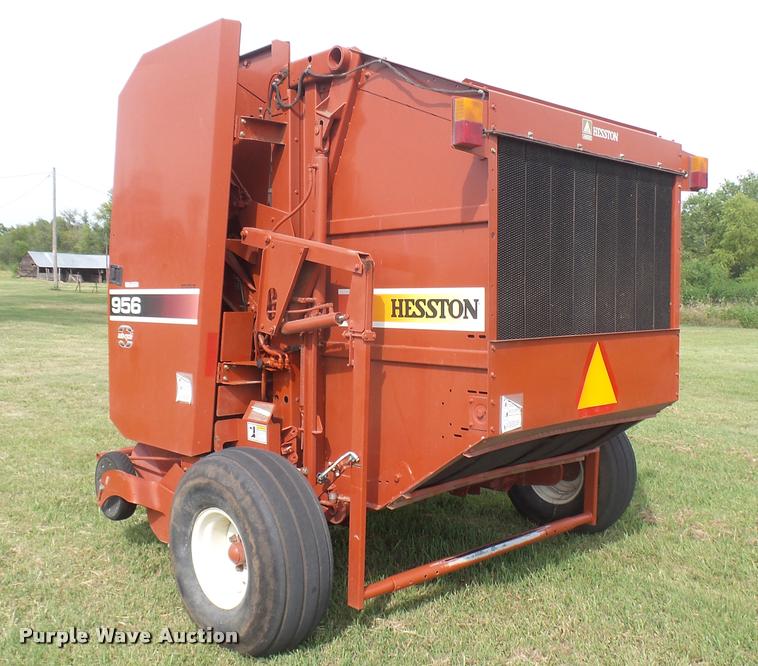 image for item DR9256 2004 Hesston 956A round baler