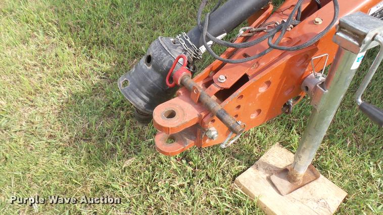 image for item DR9256 2004 Hesston 956A round baler