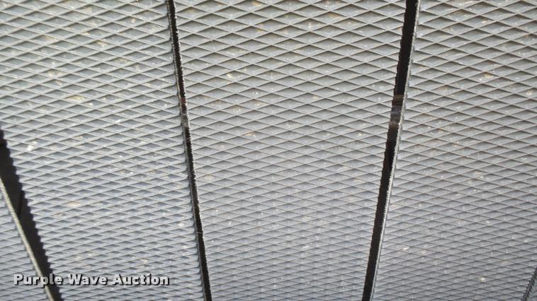 image for item DR9256 2004 Hesston 956A round baler