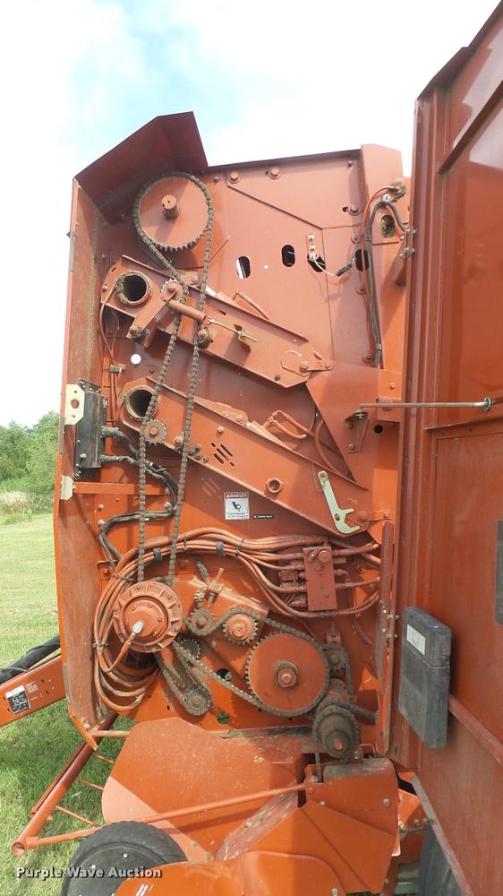 image for item DR9256 2004 Hesston 956A round baler