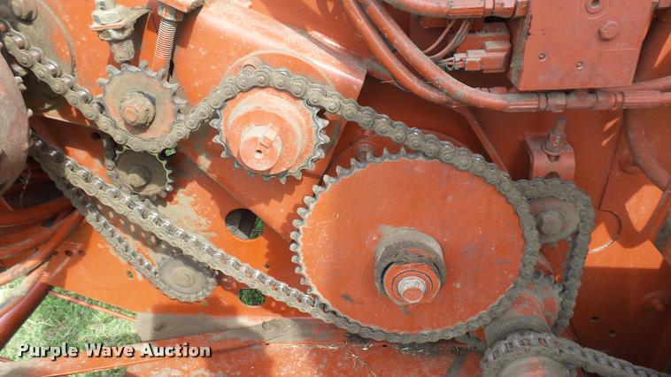 image for item DR9256 2004 Hesston 956A round baler