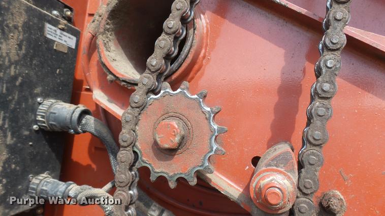 image for item DR9256 2004 Hesston 956A round baler