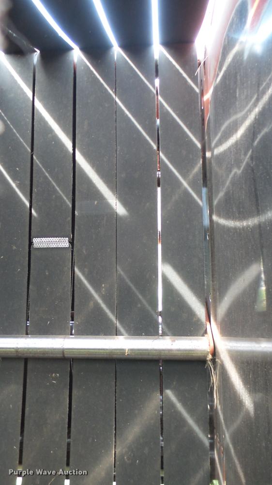 image for item DR9256 2004 Hesston 956A round baler