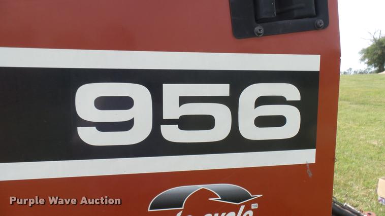 image for item DR9256 2004 Hesston 956A round baler