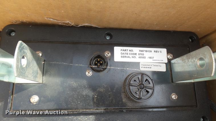 image for item DR9256 2004 Hesston 956A round baler