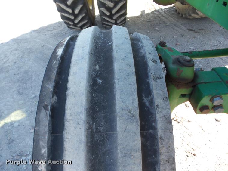 image for item K6405 1989 John Deere 4955 tractor