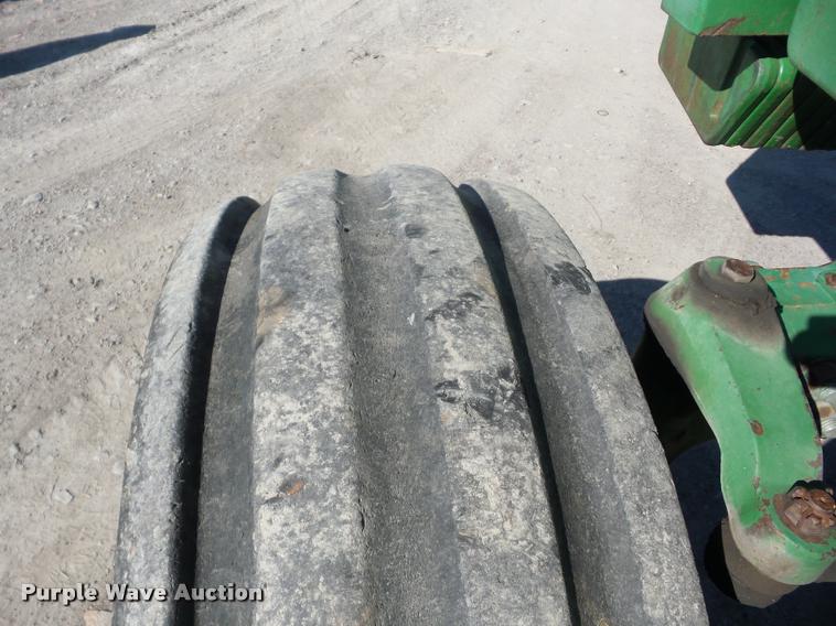 image for item K6405 1989 John Deere 4955 tractor