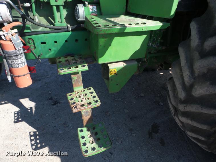 image for item K6405 1989 John Deere 4955 tractor