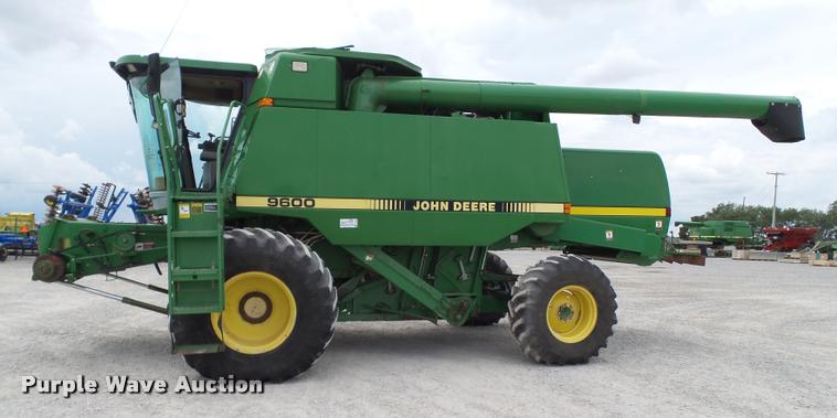 image for item L1509 1990 John Deere 9600 combine