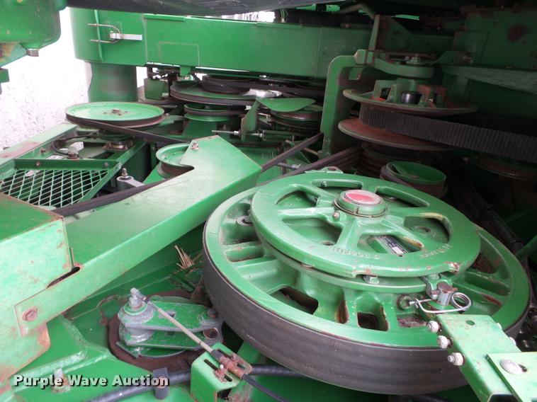 image for item L1509 1990 John Deere 9600 combine