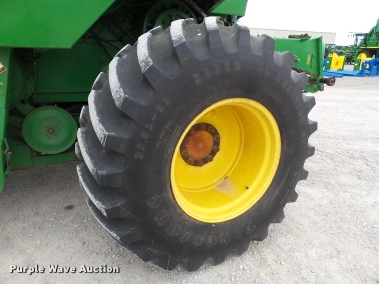 image for item L1509 1990 John Deere 9600 combine
