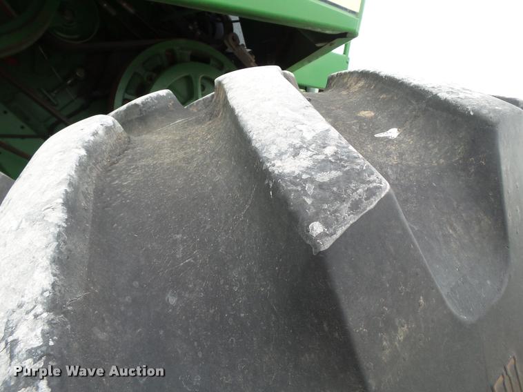 image for item L1509 1990 John Deere 9600 combine