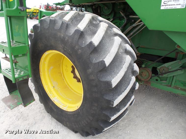 image for item L1509 1990 John Deere 9600 combine