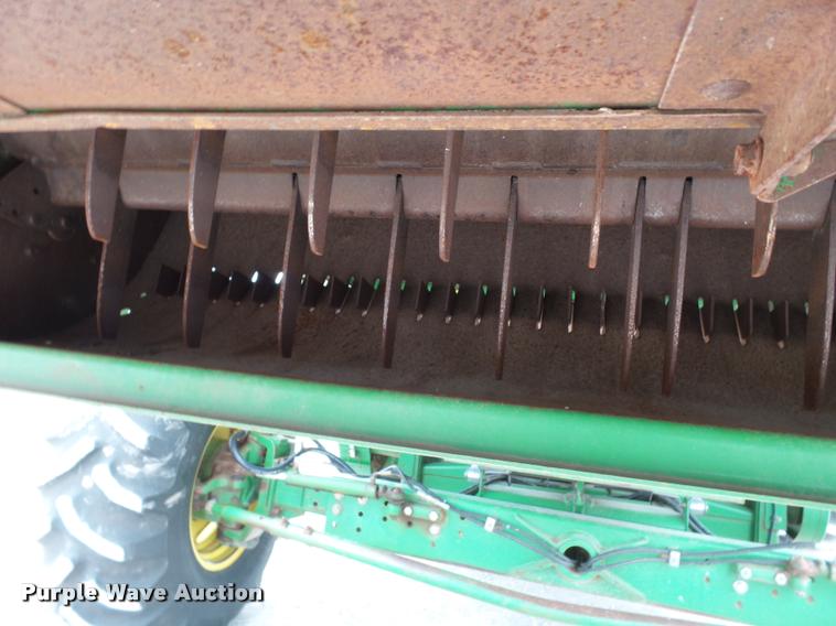 image for item L1509 1990 John Deere 9600 combine