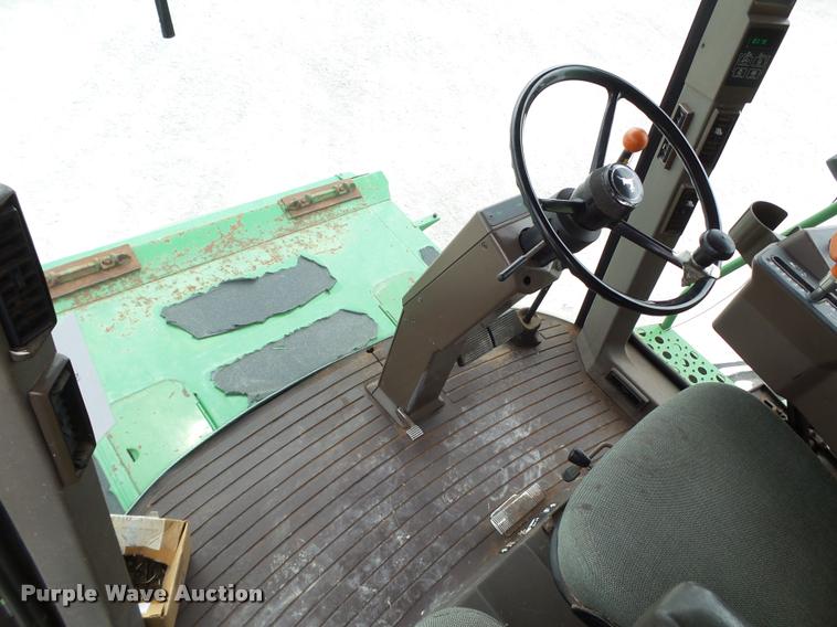 image for item L1509 1990 John Deere 9600 combine