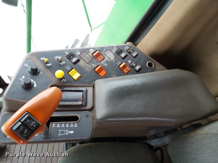 image for item L1509 1990 John Deere 9600 combine
