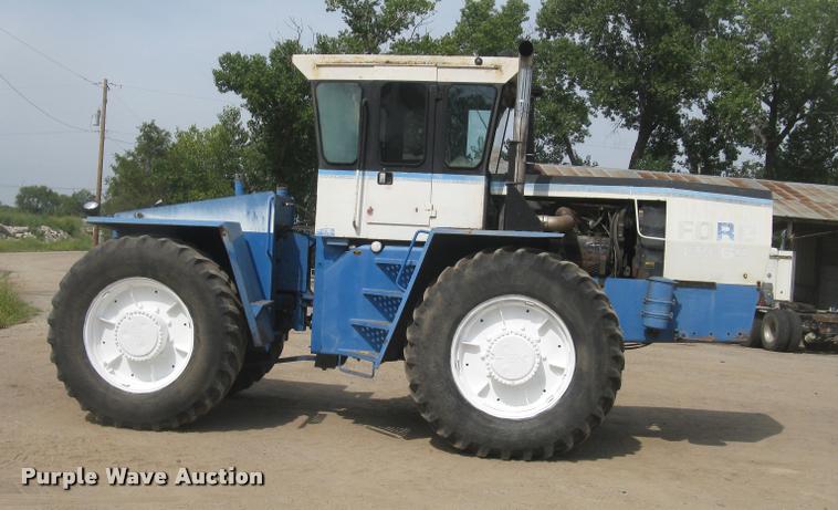 image for item L2265 Ford FW60 4WD tractor