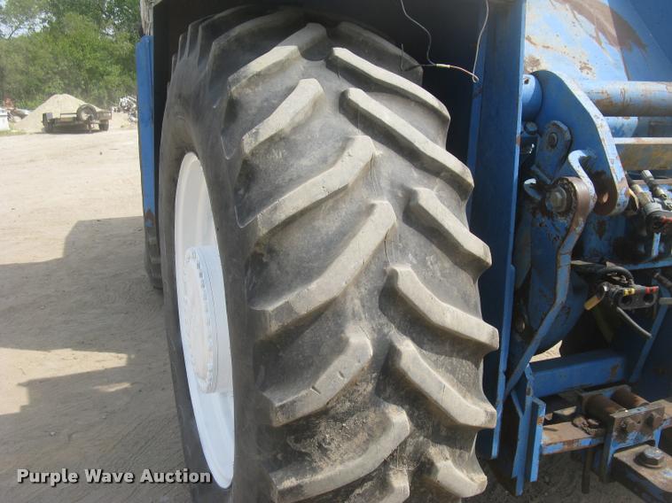 image for item L2265 Ford FW60 4WD tractor