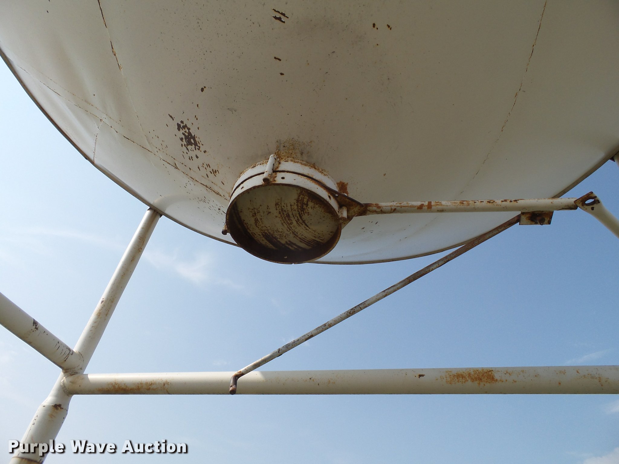 Overhead feed bin in Channing, TX Item DL9055 sold Purple Wave
