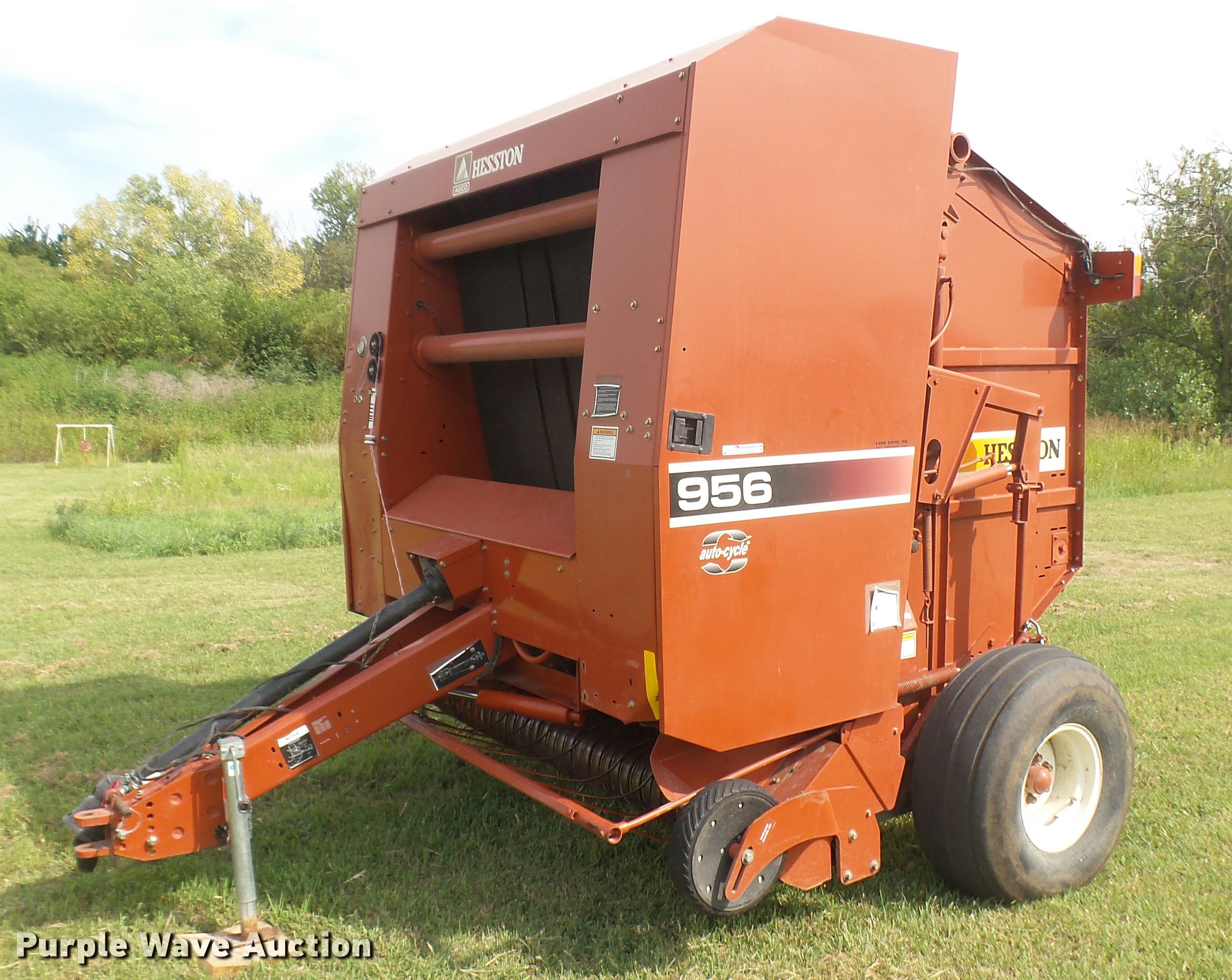 2004 Hesston 956a Round Baler In Newton Ks Item Dr9256 Sold Purple Wave
