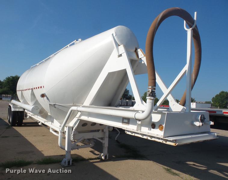 image for item DA1666 1979 Fruehauf HEB-F2-J-985 triple hopper pneumatic dry bulk tank trailer