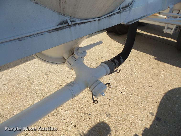 image for item DA1666 1979 Fruehauf HEB-F2-J-985 triple hopper pneumatic dry bulk tank trailer