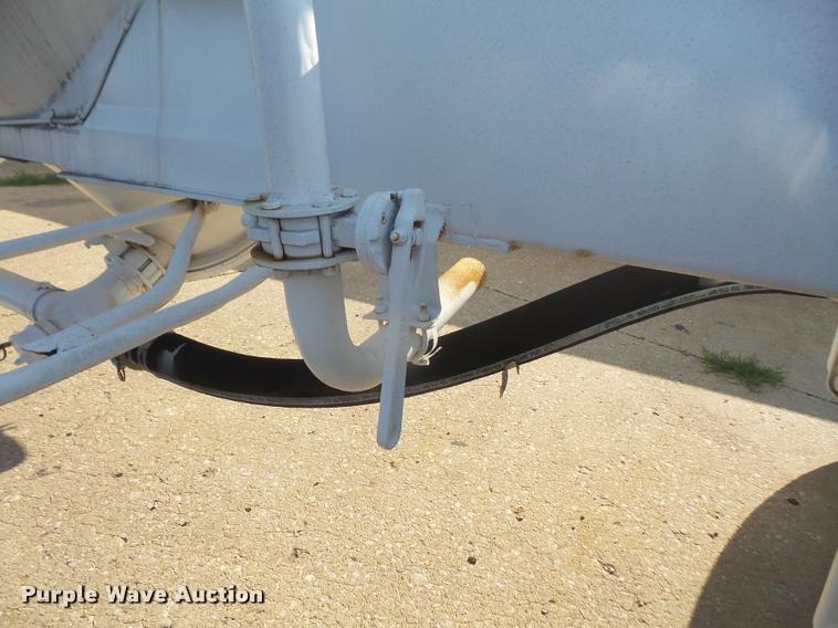 image for item DA1666 1979 Fruehauf HEB-F2-J-985 triple hopper pneumatic dry bulk tank trailer